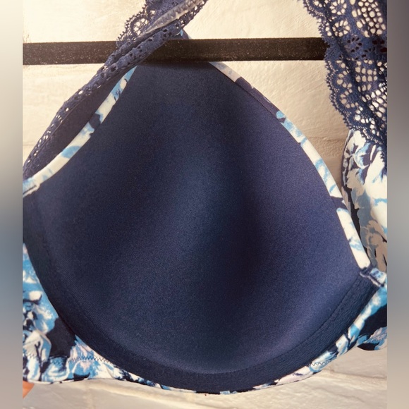 NWT Soma Embraceable Geo Lace
Racerback Underwire Bra 34 DDD Floral Navy #0481 - Picture 4 of 13